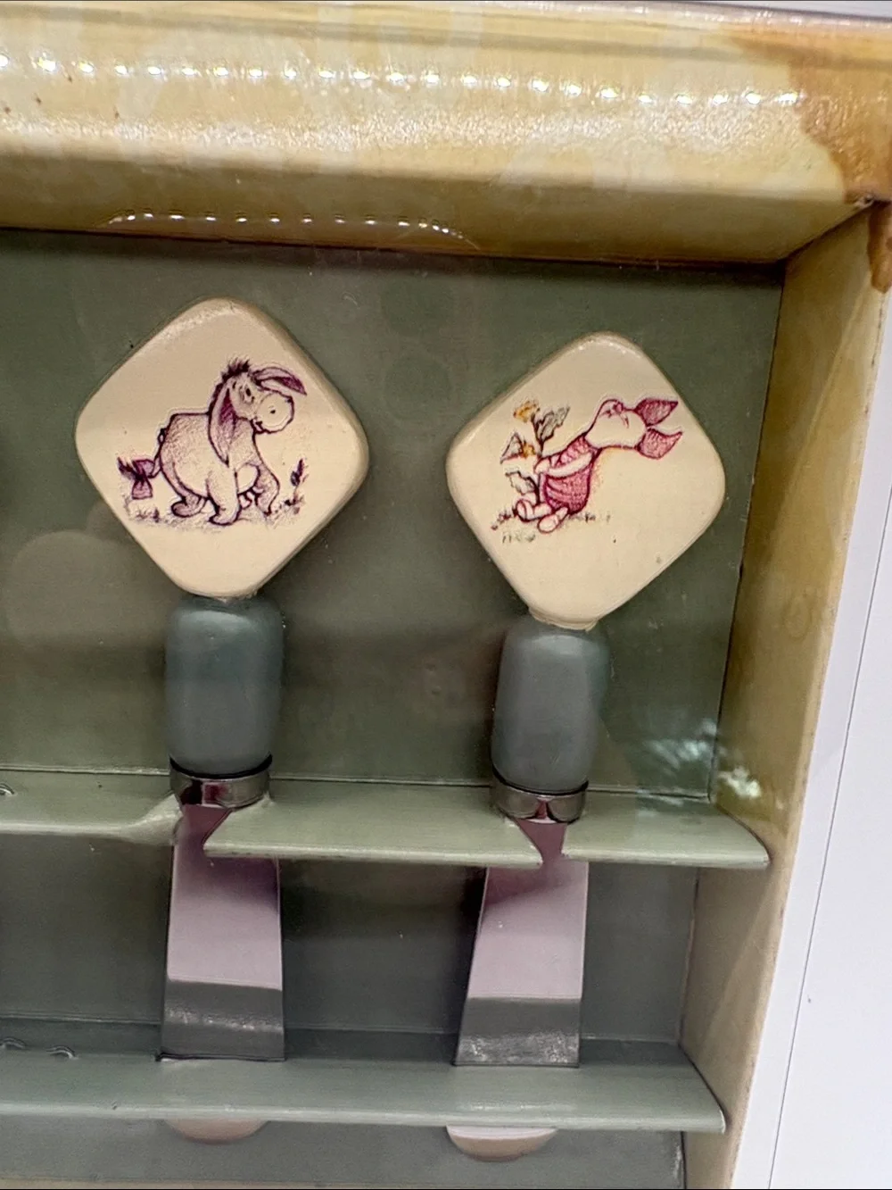 Disneyland at Home NIB Winnie the Pooh Spreader Knives Set